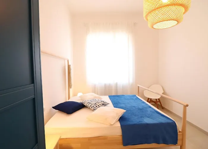 House Nike 4 Guests 奥特朗托