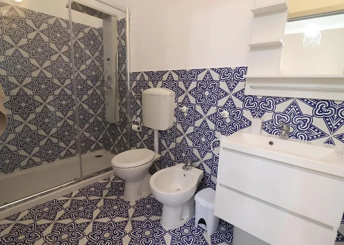 House Nike 4 Guests *