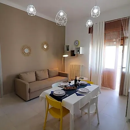 House Nike 4 Guests