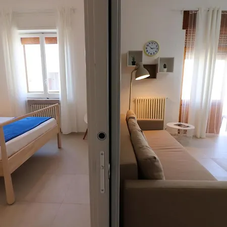 House Nike 4 Guests Otranto