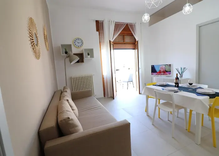 House Nike 4 Guests *